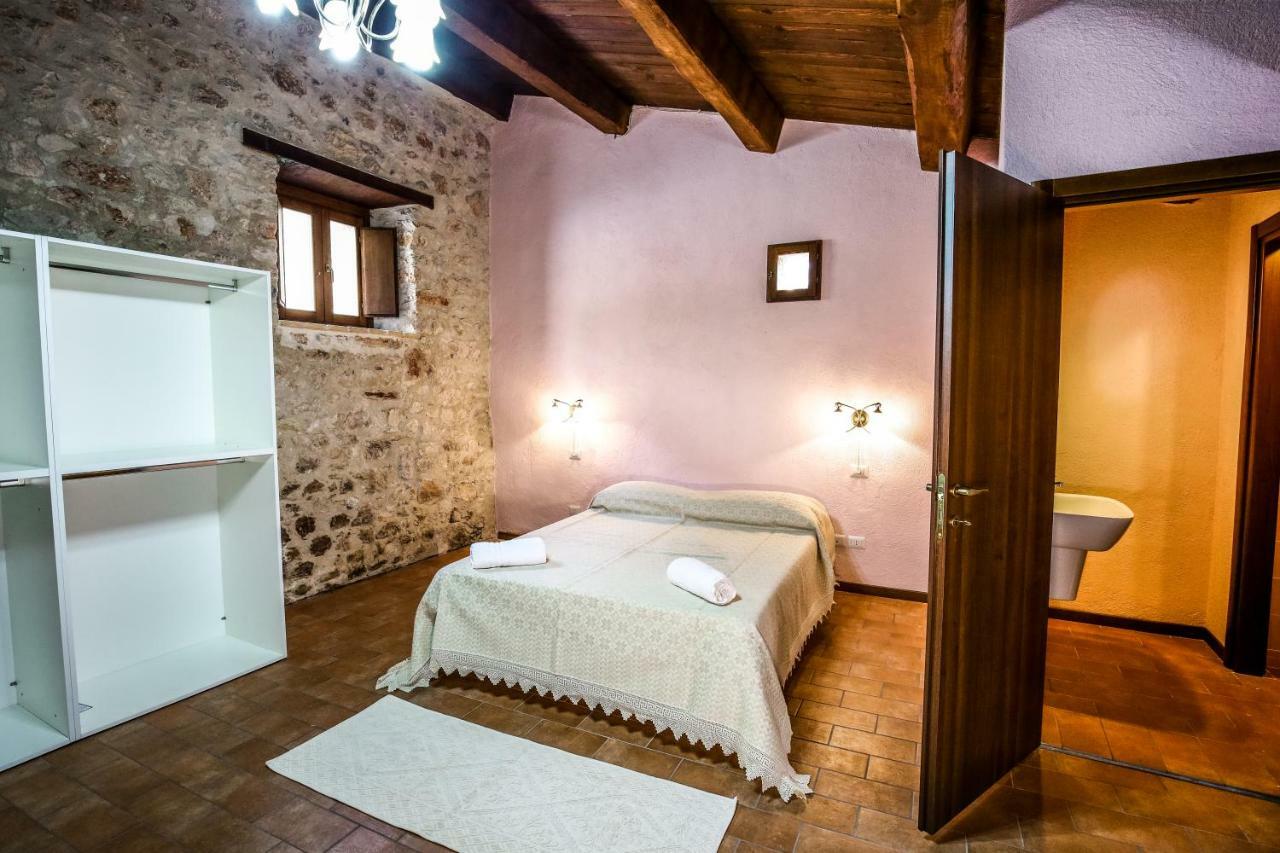 Le Aie Di Postignano Apartamento Sellano Exterior foto