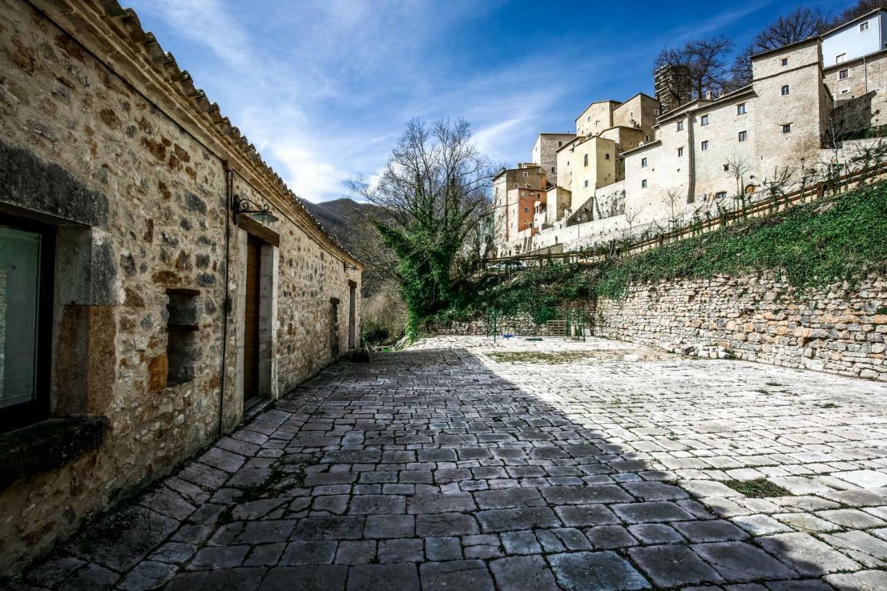 Le Aie Di Postignano Apartamento Sellano Exterior foto