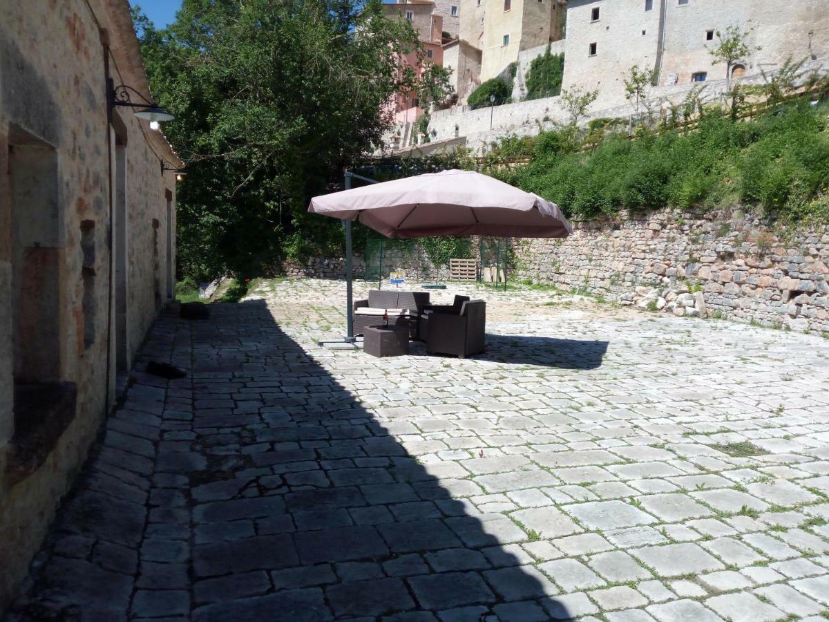 Le Aie Di Postignano Apartamento Sellano Exterior foto